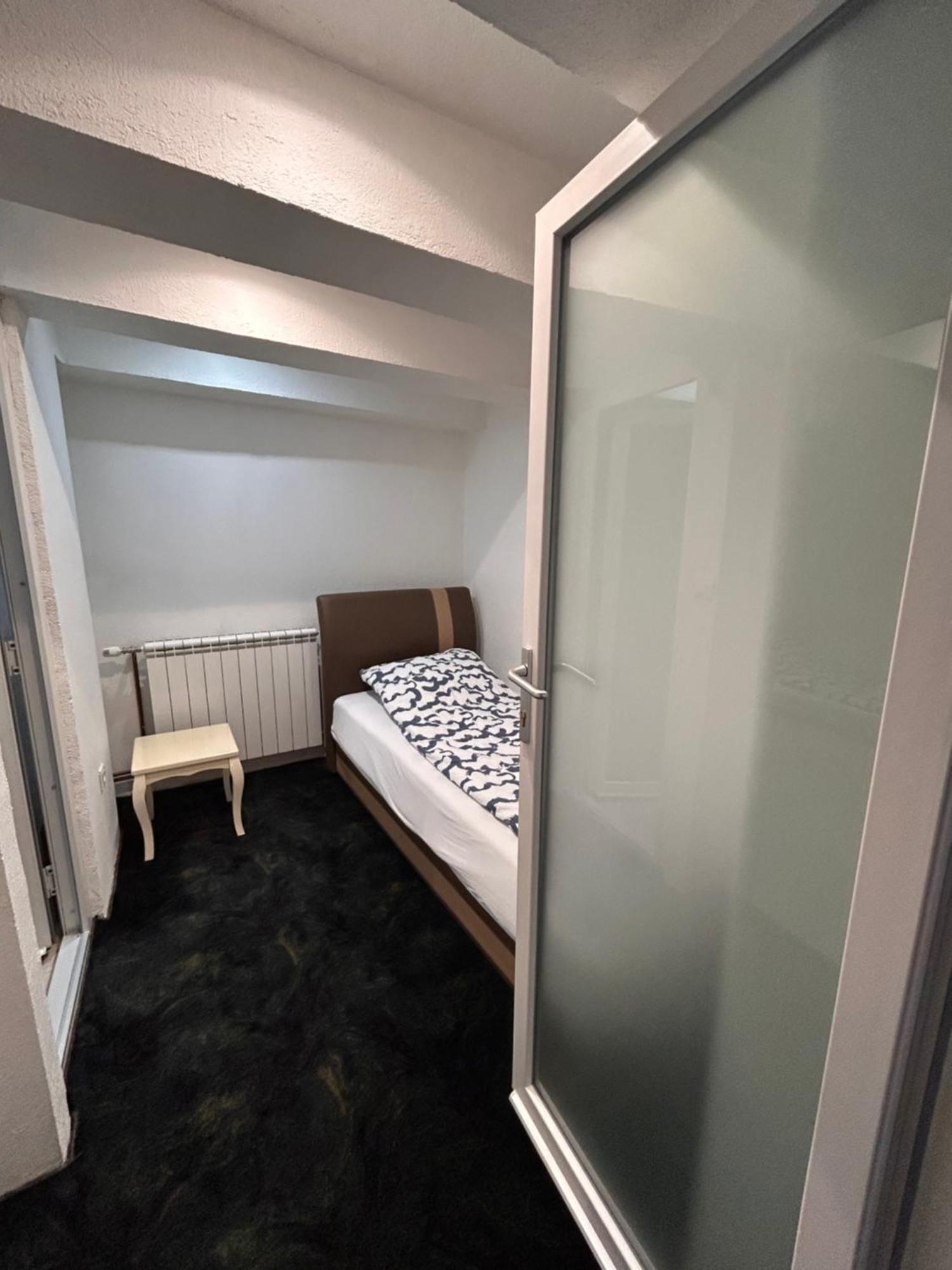 Latin Bridge Apartment サラエヴォ エクステリア 写真