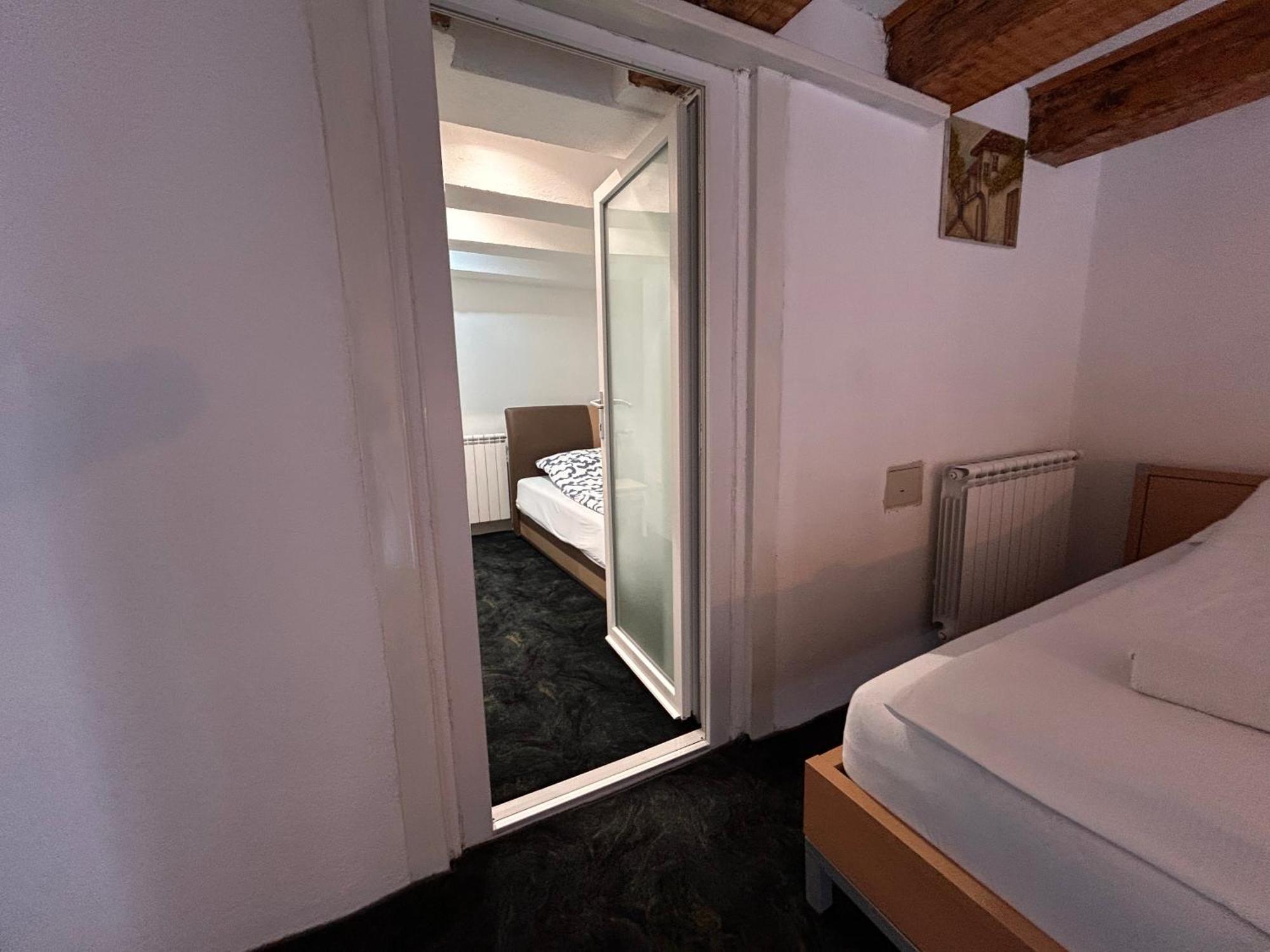 Latin Bridge Apartment サラエヴォ エクステリア 写真